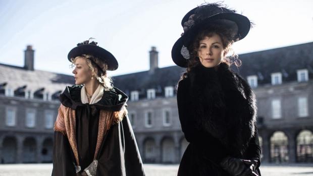 Kate Beckinsale and Chloë Sevigny in Love and Friendship.
