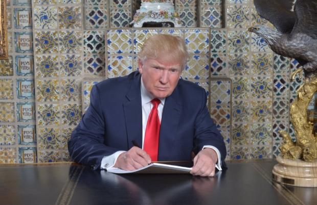 President-Elect Trump feigns writing his Inauguration Speech at a receptionist's desk at his Mar-a-Lago Club in West Palm Beach, Florida (via Twitter)
