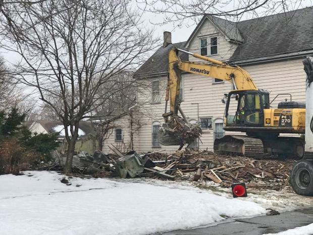 The demolition of 295 Linwood Avenue. Image courtesy of preservationready.org (John Straubinger).&nbsp;
