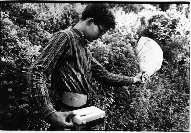 Tony Conrad making field recordings, Atlanta, 1965. Image courtesy Tyler Hubby. Photograph by Frederick Eberstadt/LOOK Magazine Photograph Collection, Library of Congress.
