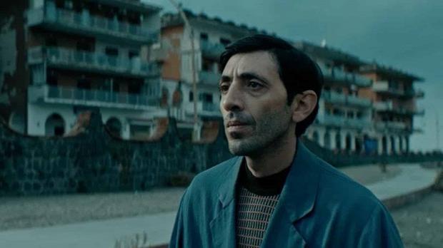 Cannes Best Actor winner Marcello Fonte has the title role in Matteo Garrone's Dogman. 
